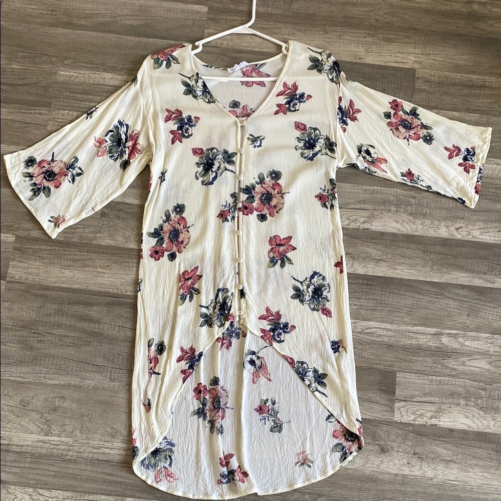 Floral Button-Down Tunic C - Picture 2 of 2